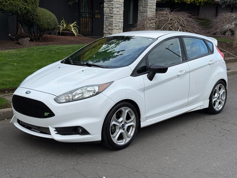 2015 Ford Fiesta ST   - Photo 1 - Portland, OR 97202