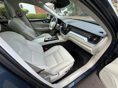 2018 Volvo XC60 T5 Momentum   - Photo 11 - Portland, OR 97202