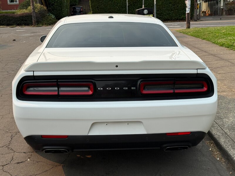 2022 Dodge Challenger R/T - Photo 5 - Portland, OR 97202