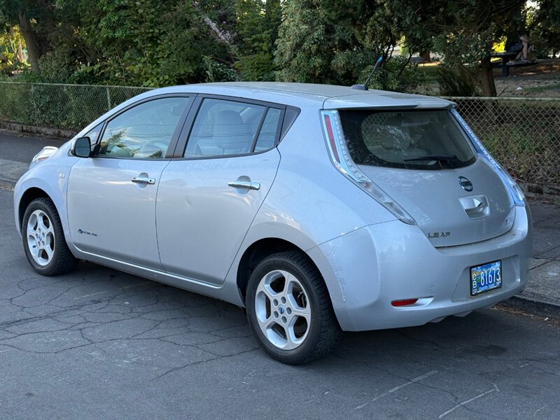 2011 Nissan LEAF SL - Photo 3 - Portland, OR 97202