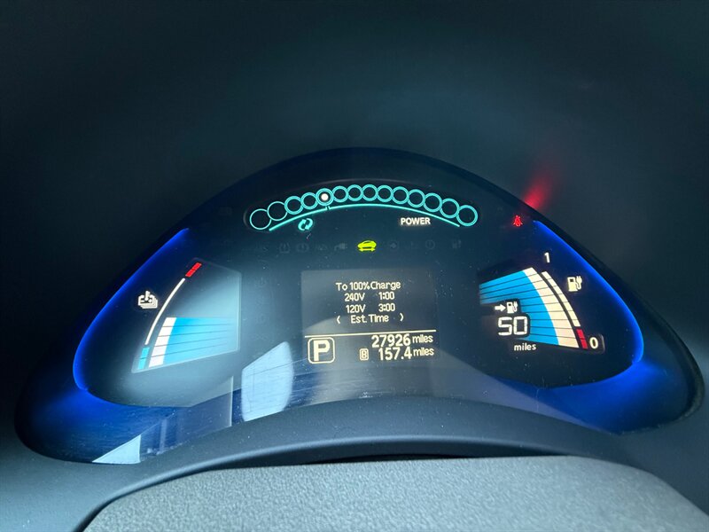 2011 Nissan LEAF SL - Photo 19 - Portland, OR 97202