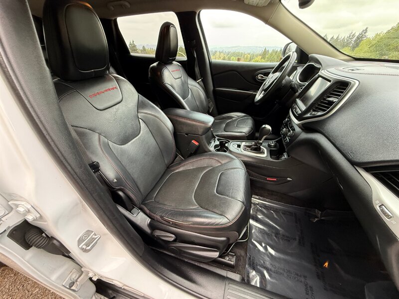 2015 Jeep Cherokee Trailhawk - Photo 13 - Portland, OR 97202