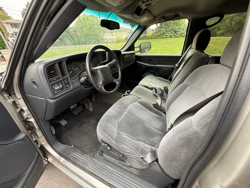 2002 Chevrolet Silverado 2500 - Photo 7 - Portland, OR 97202