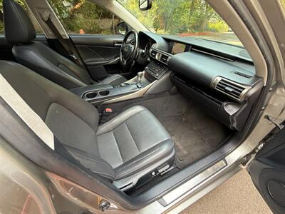 2015 Lexus IS 250   - Photo 11 - Portland, OR 97202