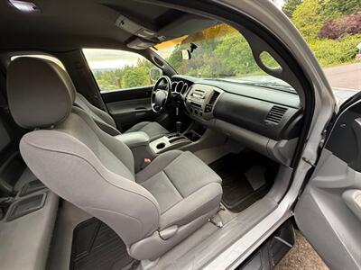 2005 Toyota Tacoma PreRunner V6 4dr Access Cab PreRunner V6   - Photo 13 - Portland, OR 97202