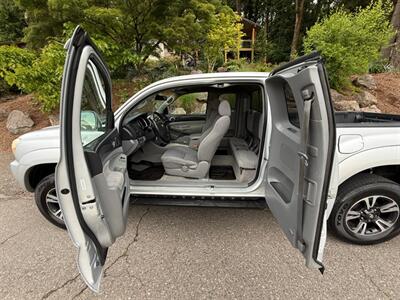 2005 Toyota Tacoma PreRunner V6 4dr Access Cab PreRunner V6   - Photo 8 - Portland, OR 97202