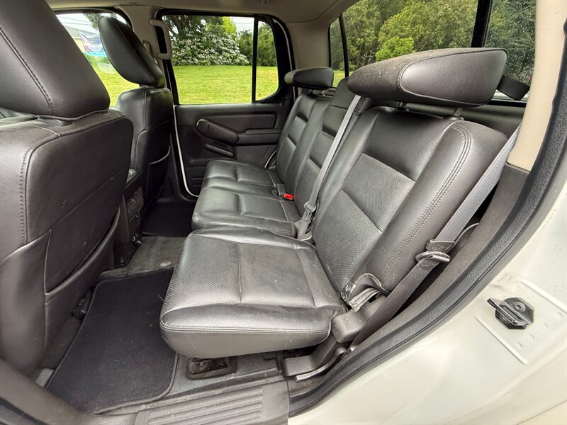 2009 Ford Explorer Sport Trac Limited - Photo 14 - Portland, OR 97202