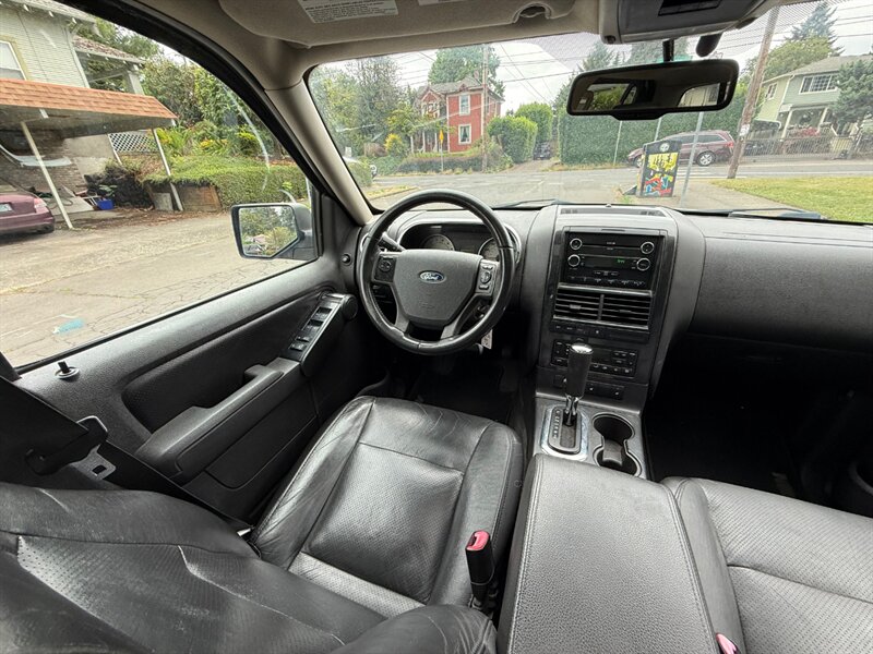 2009 Ford Explorer Sport Trac Limited - Photo 18 - Portland, OR 97202