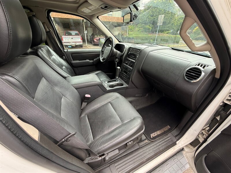 2009 Ford Explorer Sport Trac Limited - Photo 11 - Portland, OR 97202