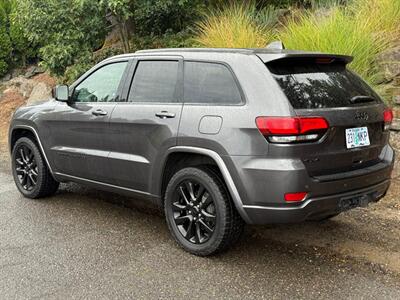 2017 Jeep Grand Cherokee Altitude   - Photo 3 - Portland, OR 97202