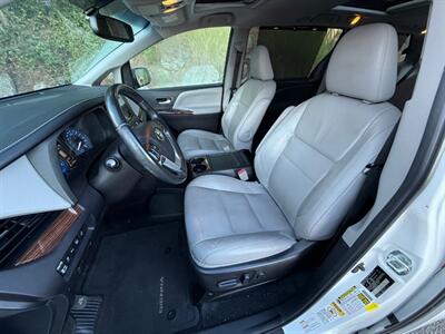 2017 Toyota Sienna Limited 7-Passenger   - Photo 9 - Portland, OR 97202