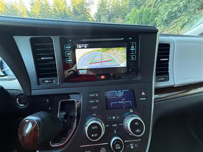 2017 Toyota Sienna Limited 7-Passenger   - Photo 23 - Portland, OR 97202