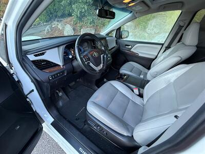 2017 Toyota Sienna Limited 7-Passenger   - Photo 8 - Portland, OR 97202