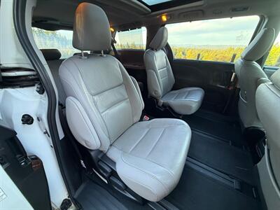 2017 Toyota Sienna Limited 7-Passenger   - Photo 13 - Portland, OR 97202