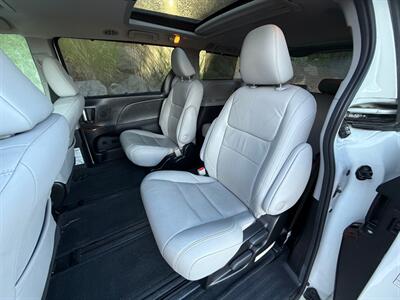 2017 Toyota Sienna Limited 7-Passenger   - Photo 15 - Portland, OR 97202