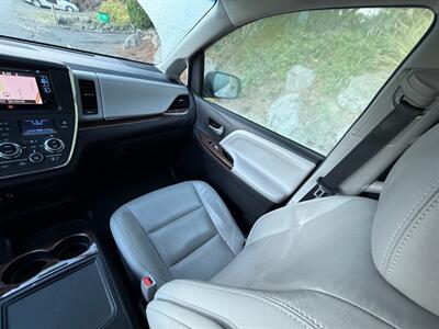 2017 Toyota Sienna Limited 7-Passenger   - Photo 19 - Portland, OR 97202