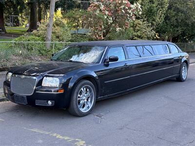 2006 Chrysler 300 Series Touring Limousine - Photo 1 - Portland, OR 97202