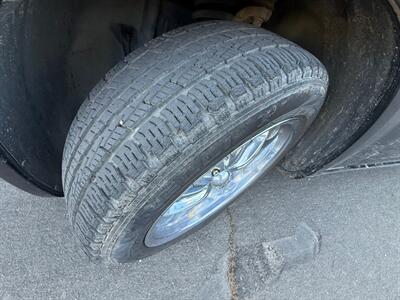 2006 Chrysler 300 Series Touring Limousine - Photo 7 - Portland, OR 97202