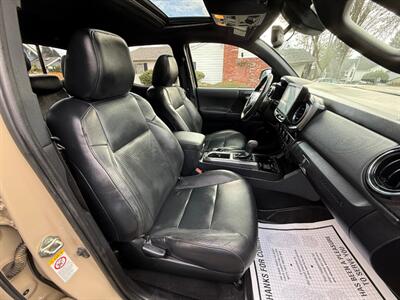 2018 Toyota Tacoma TRD Off-Road   - Photo 10 - Portland, OR 97202