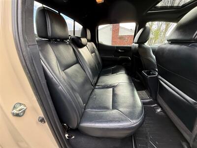 2018 Toyota Tacoma TRD Off-Road   - Photo 12 - Portland, OR 97202