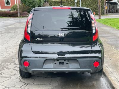 2017 Kia Soul   - Photo 5 - Portland, OR 97202