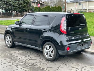 2017 Kia Soul   - Photo 3 - Portland, OR 97202