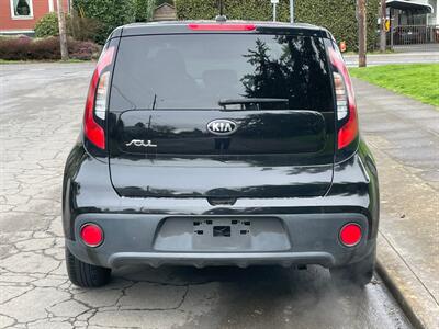 2017 Kia Soul   - Photo 6 - Portland, OR 97202