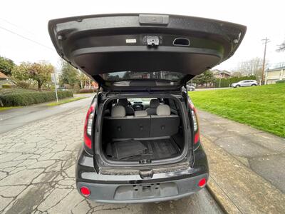 2017 Kia Soul   - Photo 8 - Portland, OR 97202