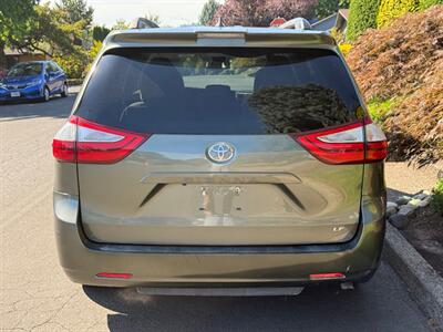 2018 Toyota Sienna LE 8-Passenger   - Photo 4 - Portland, OR 97202