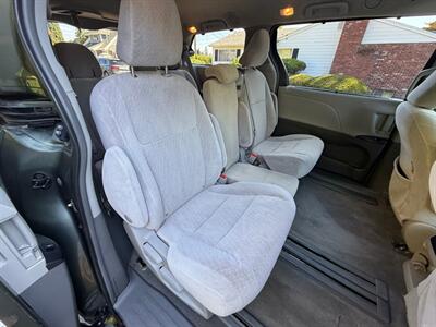 2018 Toyota Sienna LE 8-Passenger   - Photo 10 - Portland, OR 97202