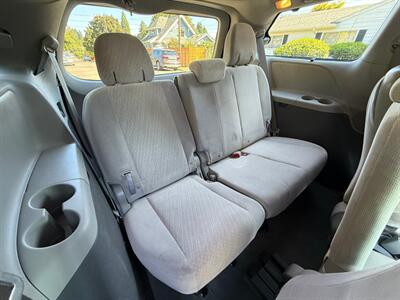 2018 Toyota Sienna LE 8-Passenger   - Photo 11 - Portland, OR 97202