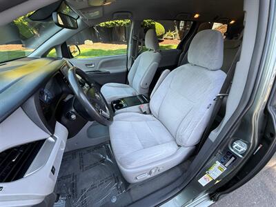 2018 Toyota Sienna LE 8-Passenger   - Photo 7 - Portland, OR 97202