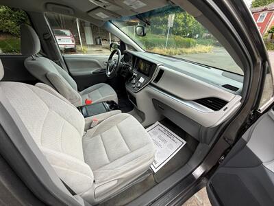 2016 Toyota Sienna LE 8-Passenger - Photo 9 - Portland, OR 97202