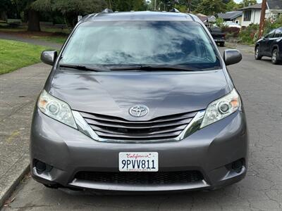 2016 Toyota Sienna LE 8-Passenger - Photo 4 - Portland, OR 97202
