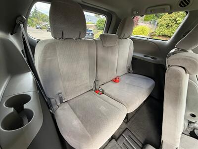 2016 Toyota Sienna LE 8-Passenger - Photo 12 - Portland, OR 97202