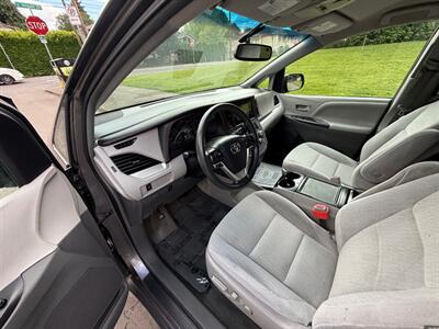 2016 Toyota Sienna LE 8-Passenger - Photo 7 - Portland, OR 97202