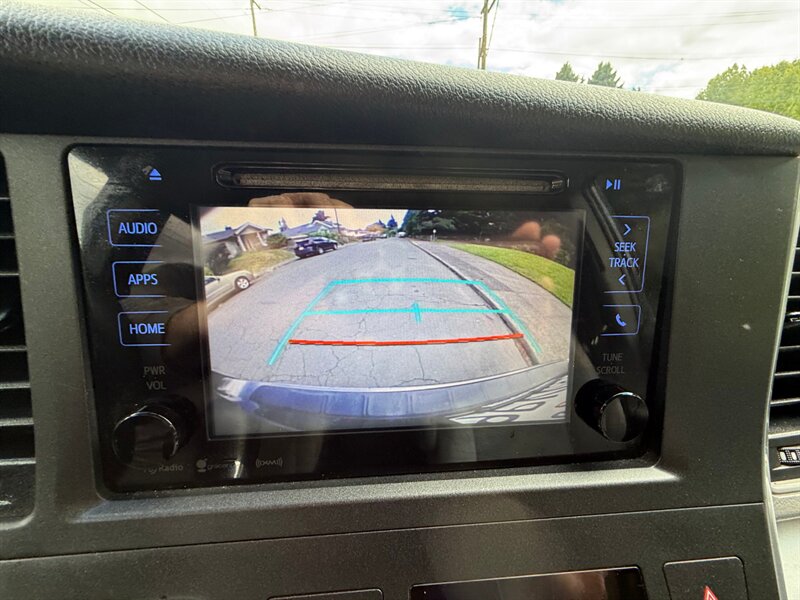 2016 Toyota Sienna LE 8-Passenger - Photo 22 - Portland, OR 97202
