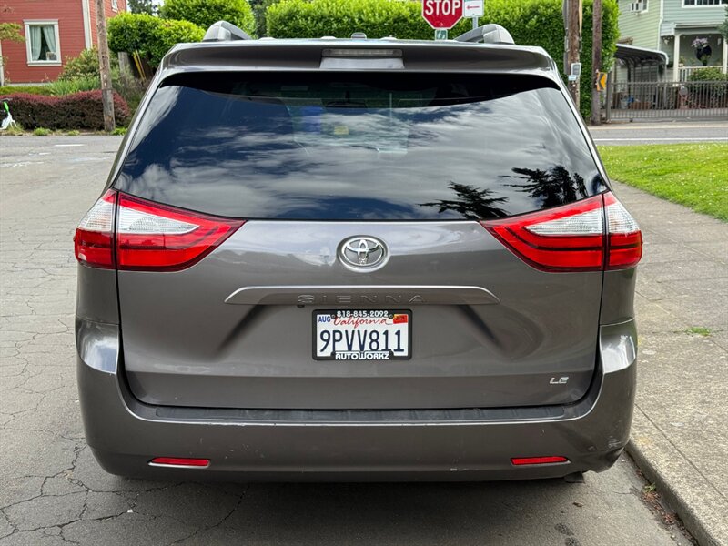2016 Toyota Sienna LE 8-Passenger - Photo 5 - Portland, OR 97202