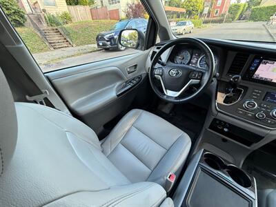 2017 Toyota Sienna XLE 7-Passenger   - Photo 20 - Portland, OR 97202