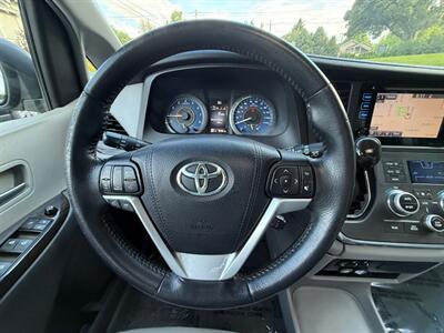 2017 Toyota Sienna XLE 7-Passenger   - Photo 21 - Portland, OR 97202