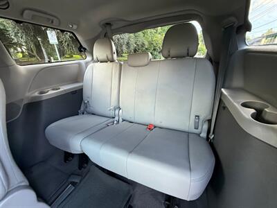 2017 Toyota Sienna XLE 7-Passenger   - Photo 15 - Portland, OR 97202