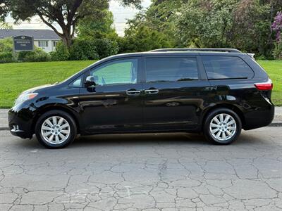2017 Toyota Sienna XLE 7-Passenger   - Photo 2 - Portland, OR 97202