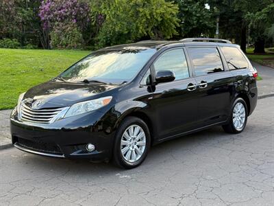 2017 Toyota Sienna XLE 7-Passenger   - Photo 1 - Portland, OR 97202