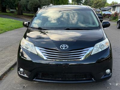 2017 Toyota Sienna XLE 7-Passenger   - Photo 4 - Portland, OR 97202