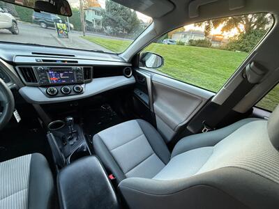 2013 Toyota RAV4 LE - Photo 18 - Portland, OR 97202