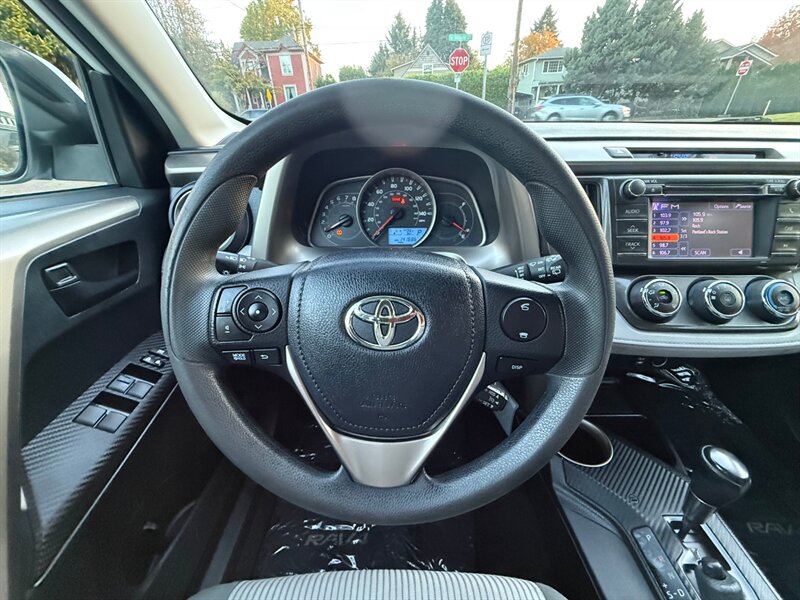 2013 Toyota RAV4 LE - Photo 20 - Portland, OR 97202