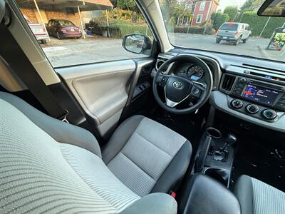 2013 Toyota RAV4 LE - Photo 19 - Portland, OR 97202