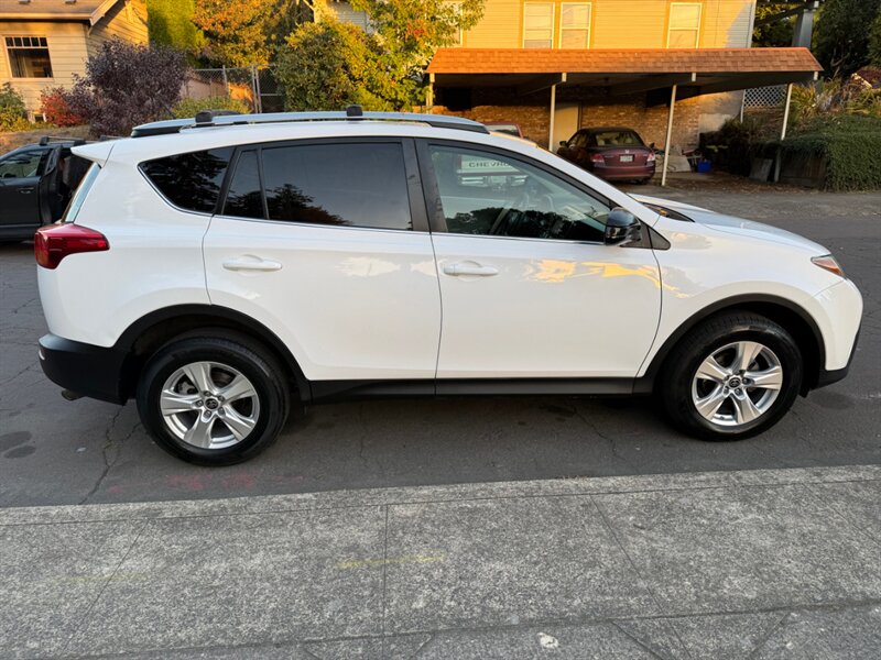 2013 Toyota RAV4 LE - Photo 6 - Portland, OR 97202