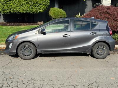 2015 Toyota Prius c Four   - Photo 2 - Portland, OR 97202