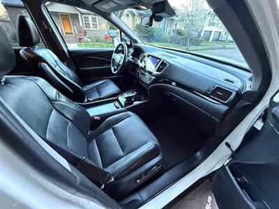 2016 Honda Pilot Elite   - Photo 10 - Portland, OR 97202